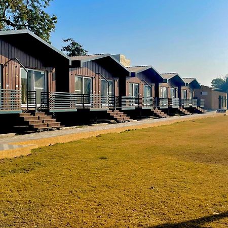 Vrindavan Greens Resort Udaipur Exteriör bild