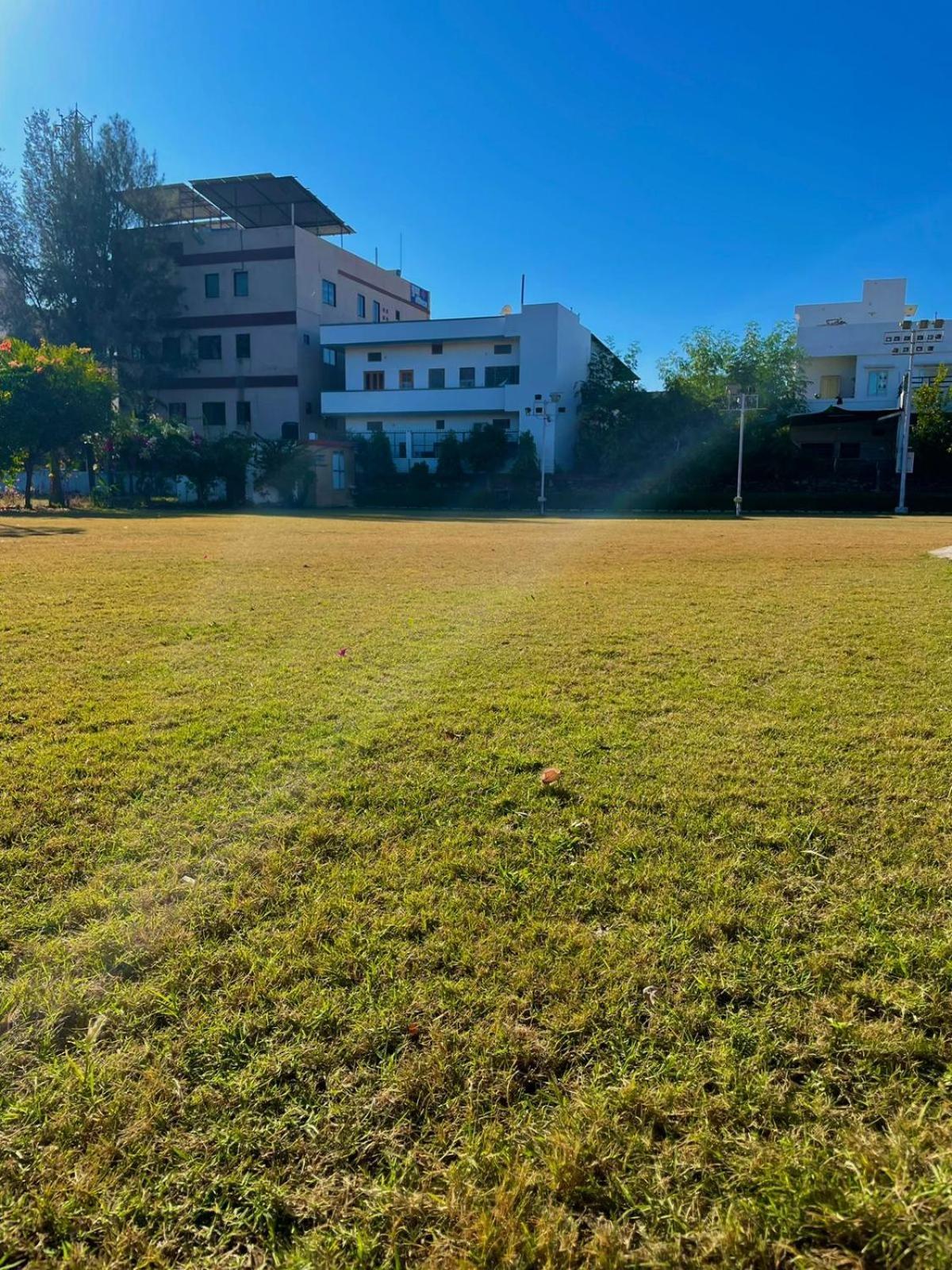 Vrindavan Greens Resort Udaipur Exteriör bild