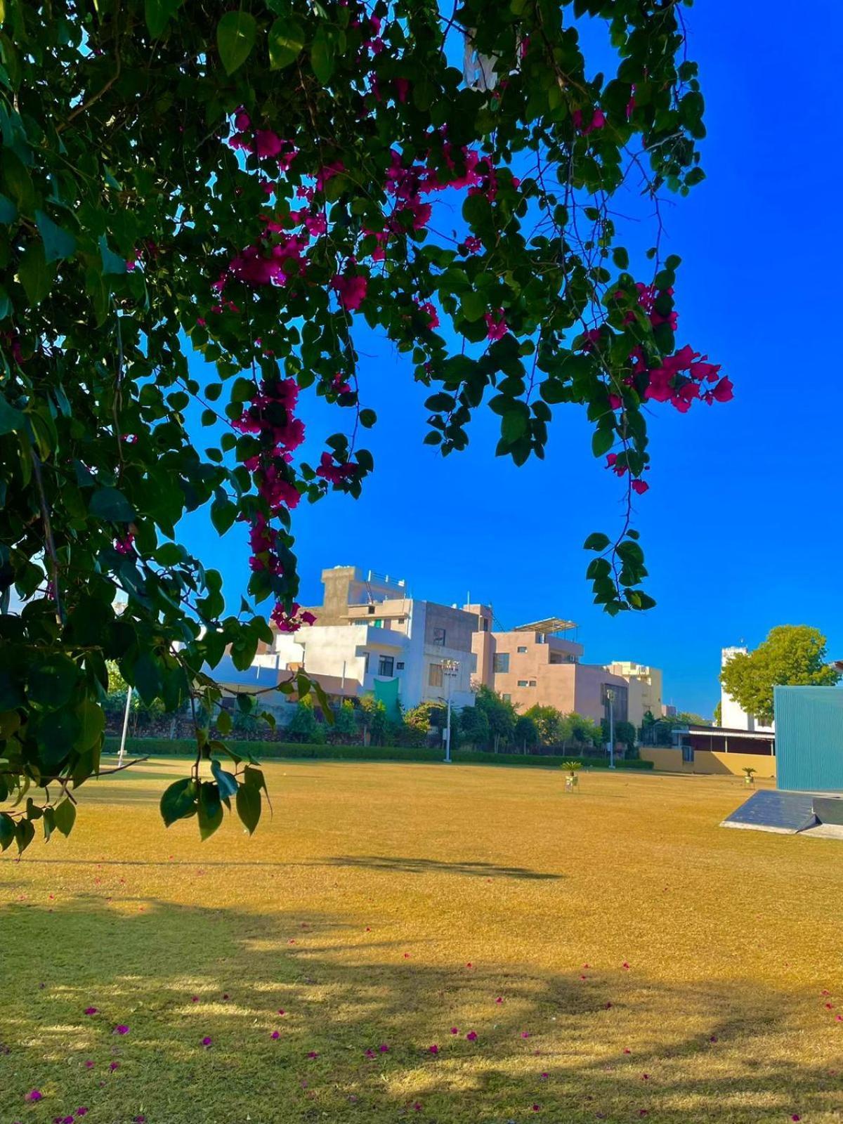 Vrindavan Greens Resort Udaipur Exteriör bild